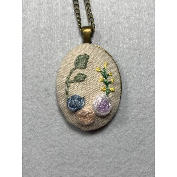 Handmade Rose Garland Floral Embroidery Pendant - Picture 2 of 4